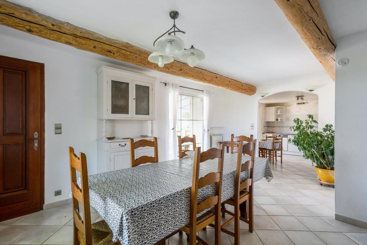 Villa Charmante A La Tour-D'Aigues Avec Piscine Privee ภายนอก รูปภาพ