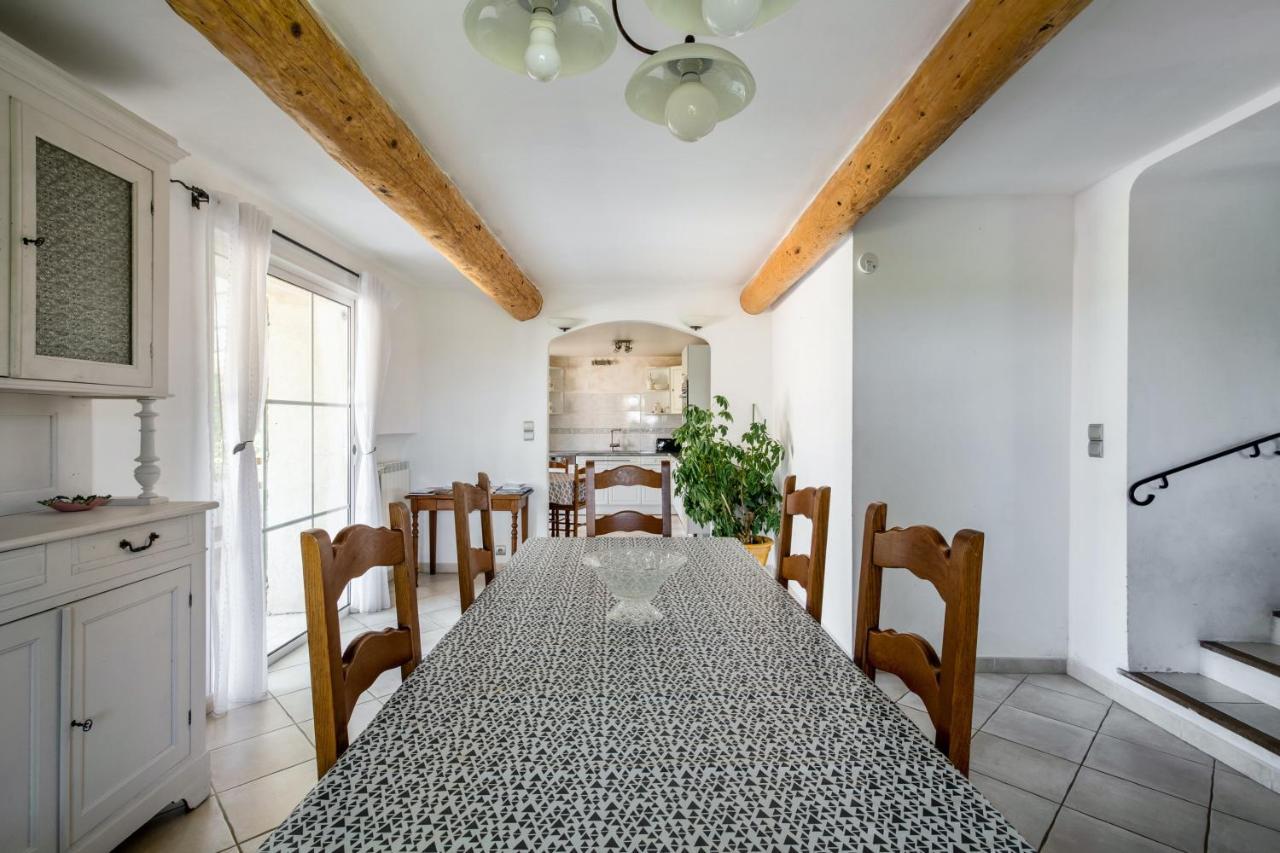 Villa Charmante A La Tour-D'Aigues Avec Piscine Privee ภายนอก รูปภาพ