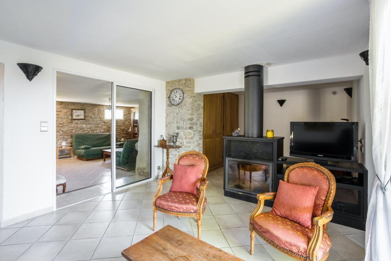 Villa Charmante A La Tour-D'Aigues Avec Piscine Privee ภายนอก รูปภาพ