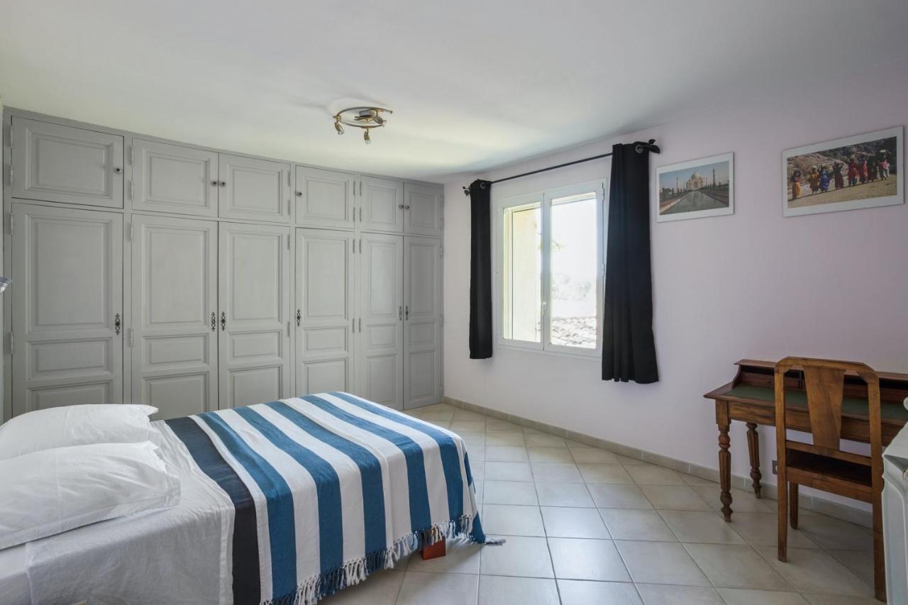 Villa Charmante A La Tour-D'Aigues Avec Piscine Privee ภายนอก รูปภาพ