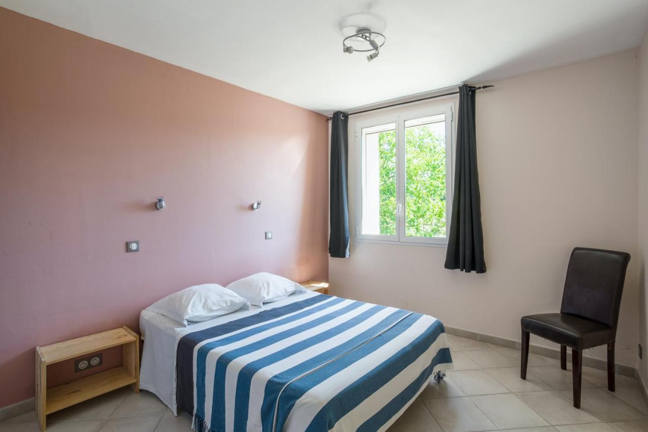 Villa Charmante A La Tour-D'Aigues Avec Piscine Privee ภายนอก รูปภาพ