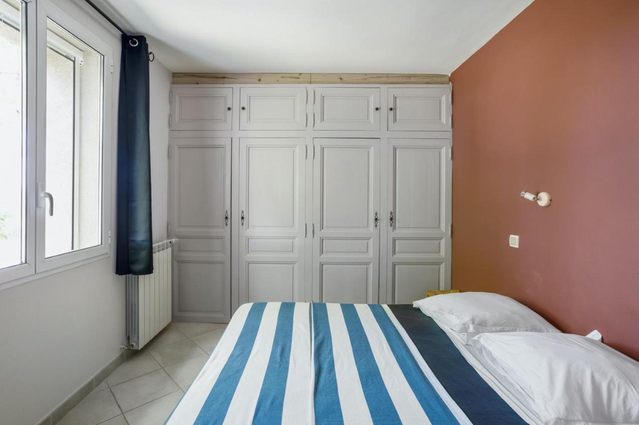 Villa Charmante A La Tour-D'Aigues Avec Piscine Privee ภายนอก รูปภาพ